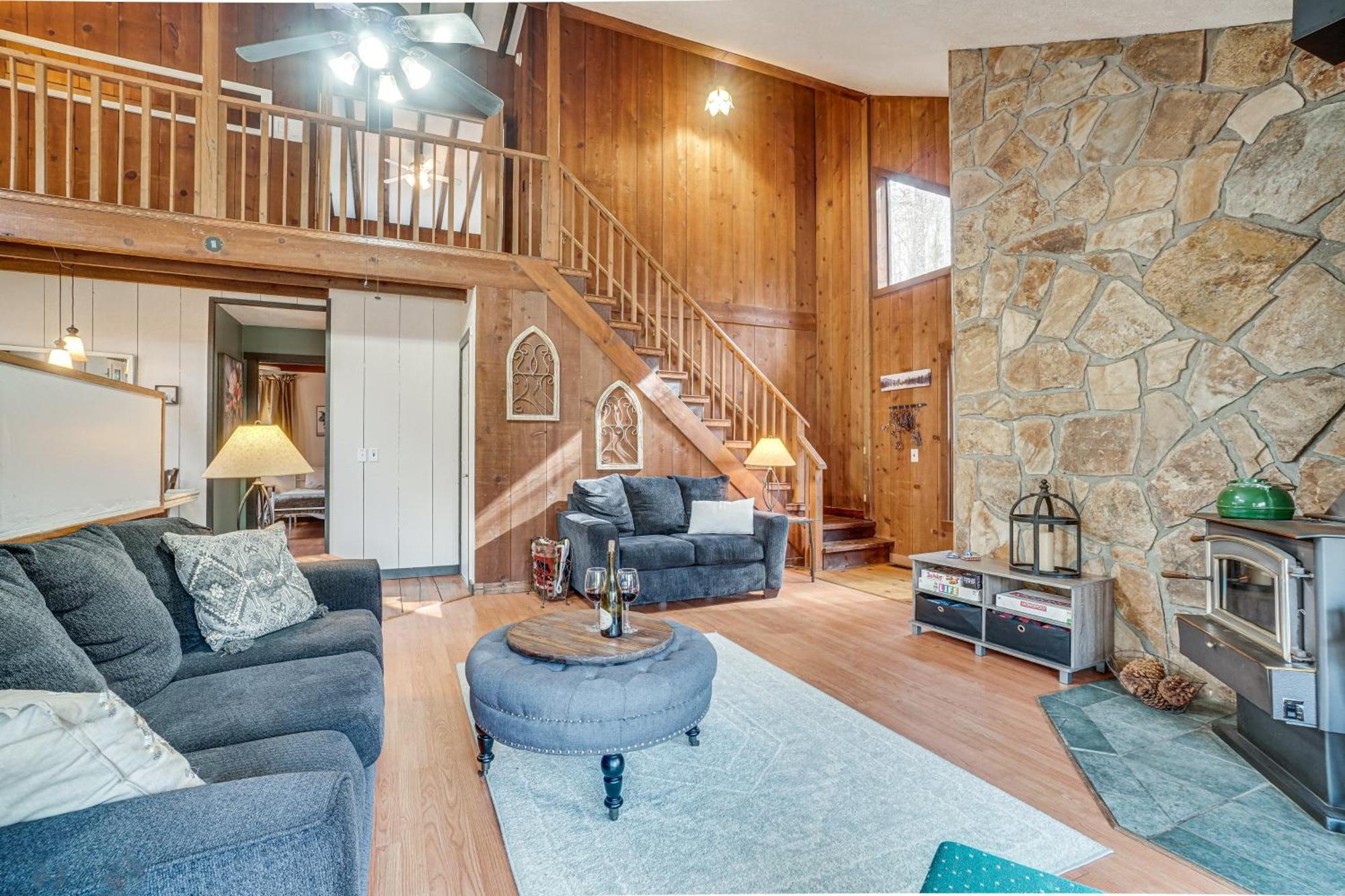 Charming Cabin With Fire Pit And Decks About 7 Mi To Helen Sautee Nacoochee Luaran gambar