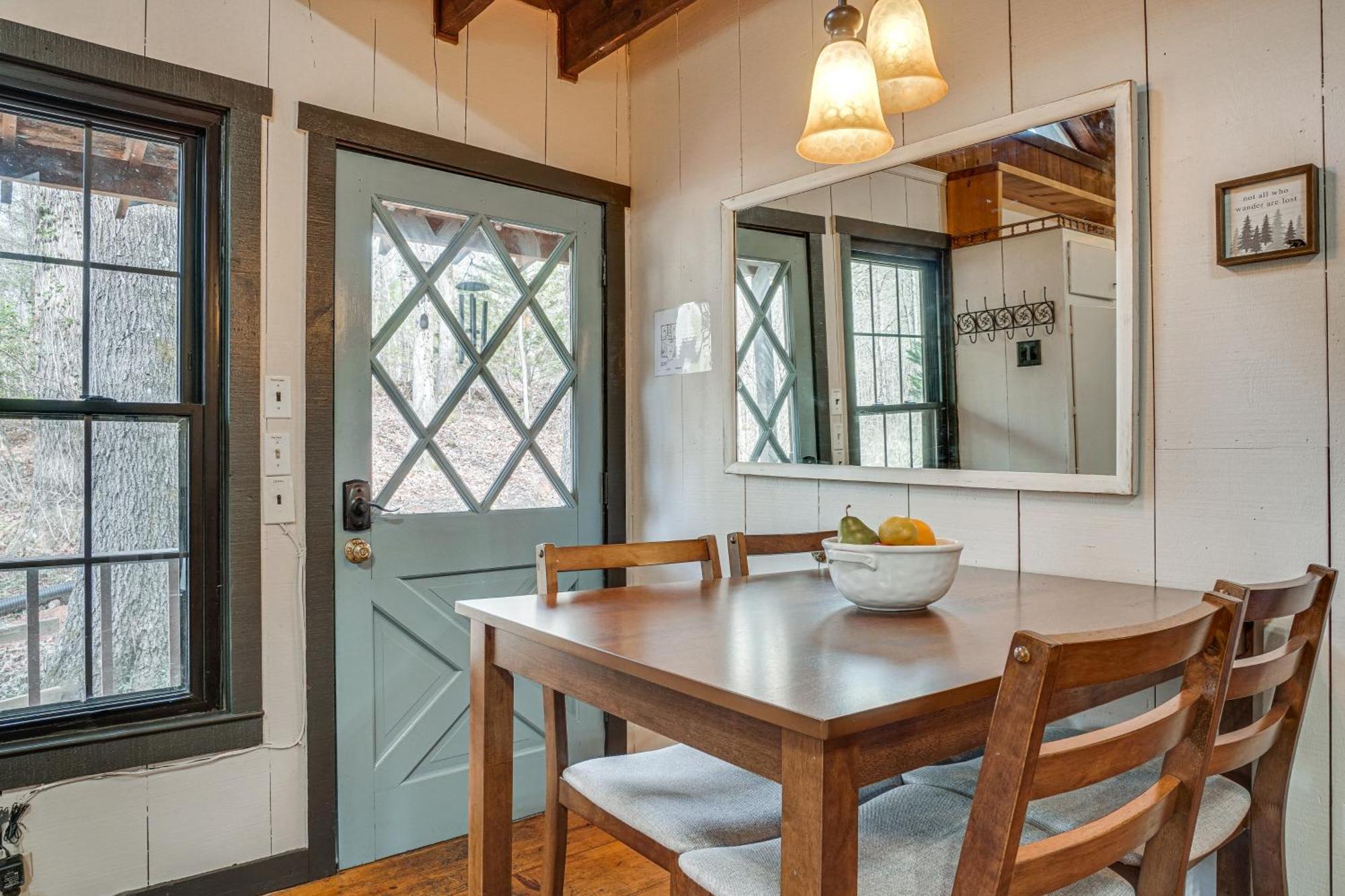 Charming Cabin With Fire Pit And Decks About 7 Mi To Helen Sautee Nacoochee Luaran gambar