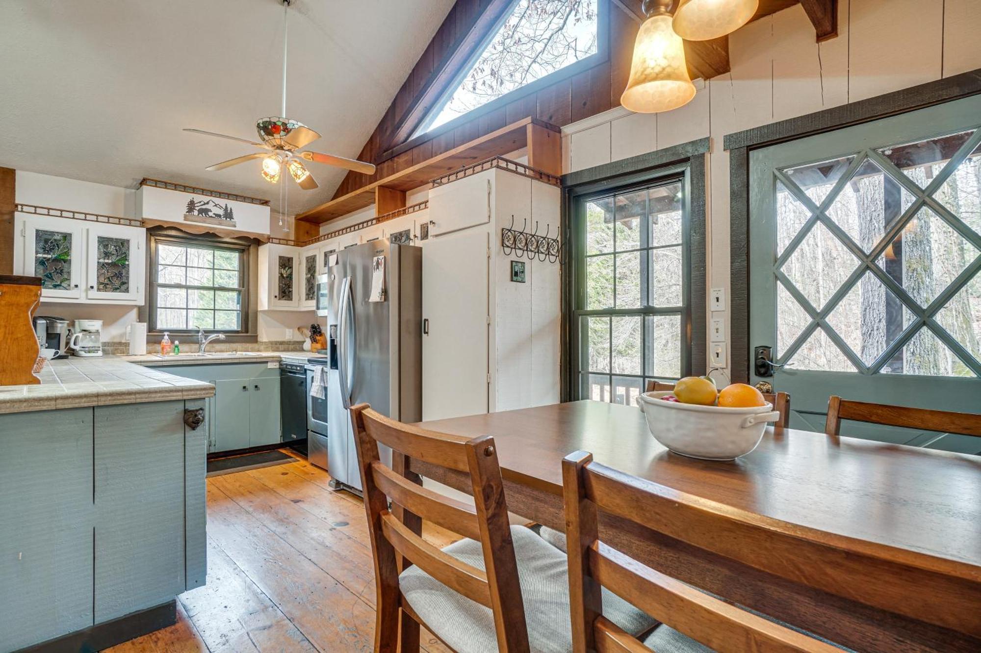 Charming Cabin With Fire Pit And Decks About 7 Mi To Helen Sautee Nacoochee Luaran gambar