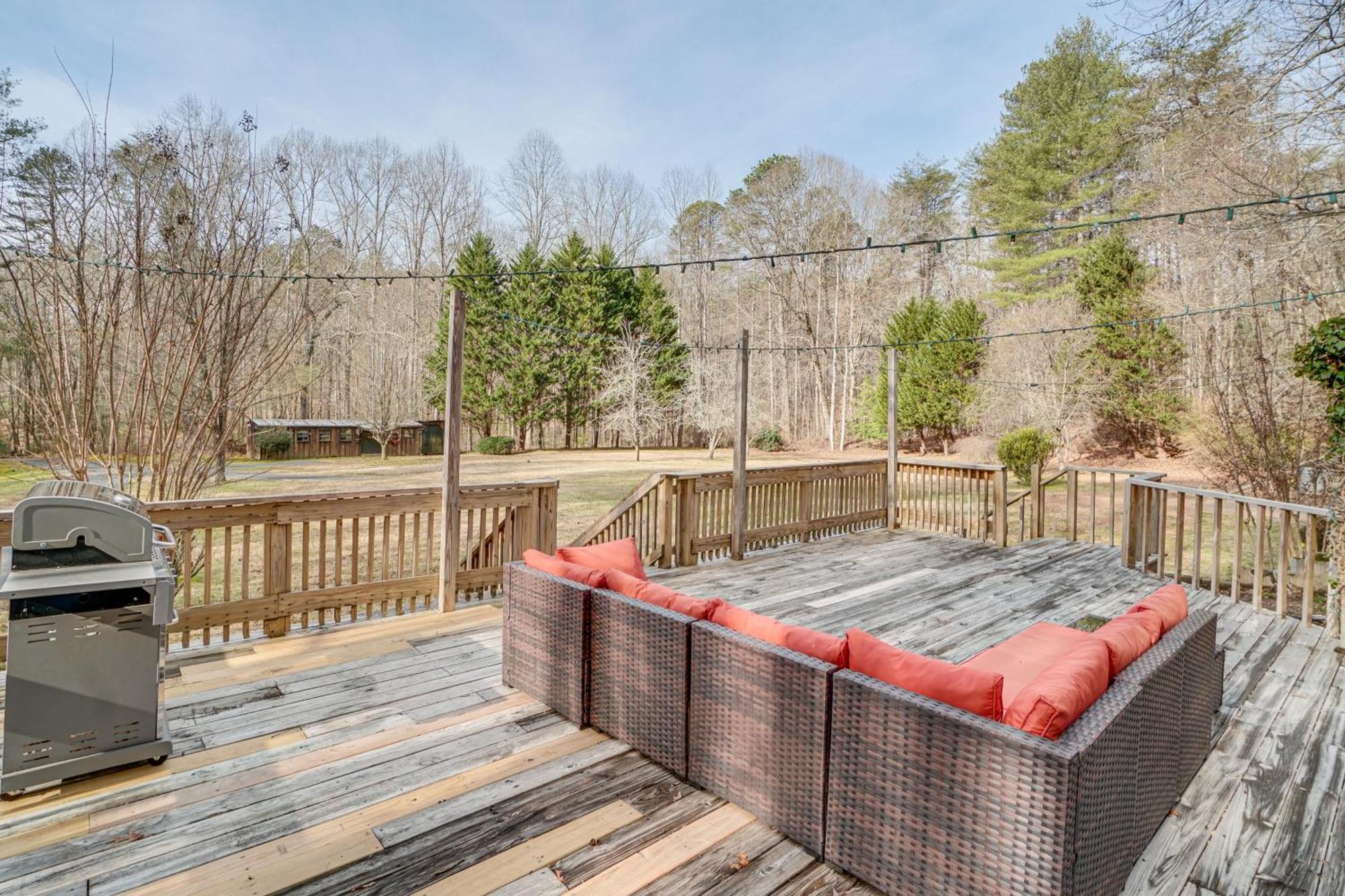 Charming Cabin With Fire Pit And Decks About 7 Mi To Helen Sautee Nacoochee Luaran gambar