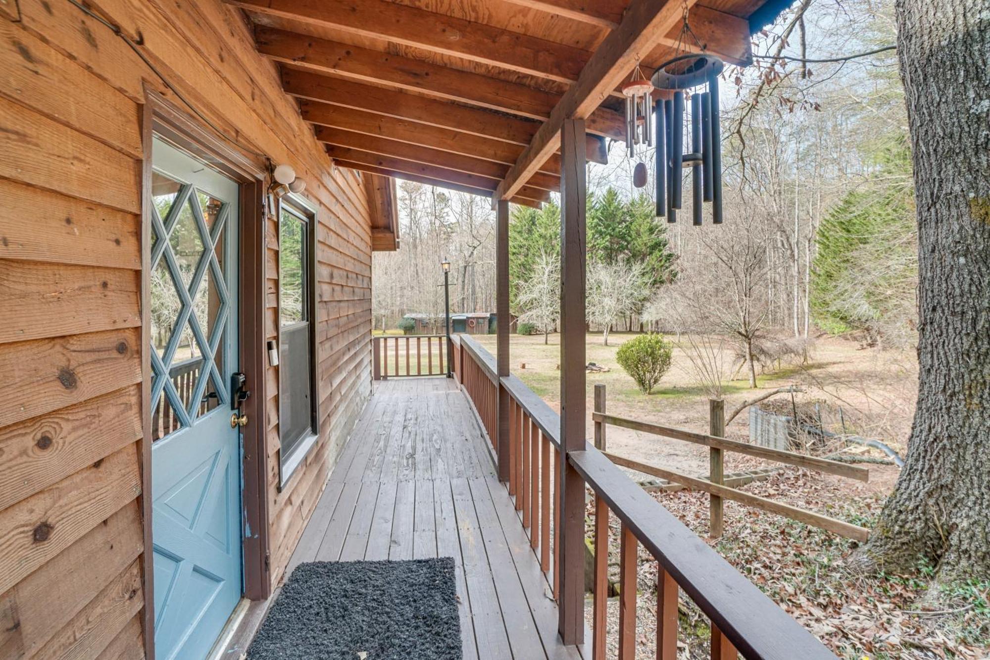 Charming Cabin With Fire Pit And Decks About 7 Mi To Helen Sautee Nacoochee Luaran gambar
